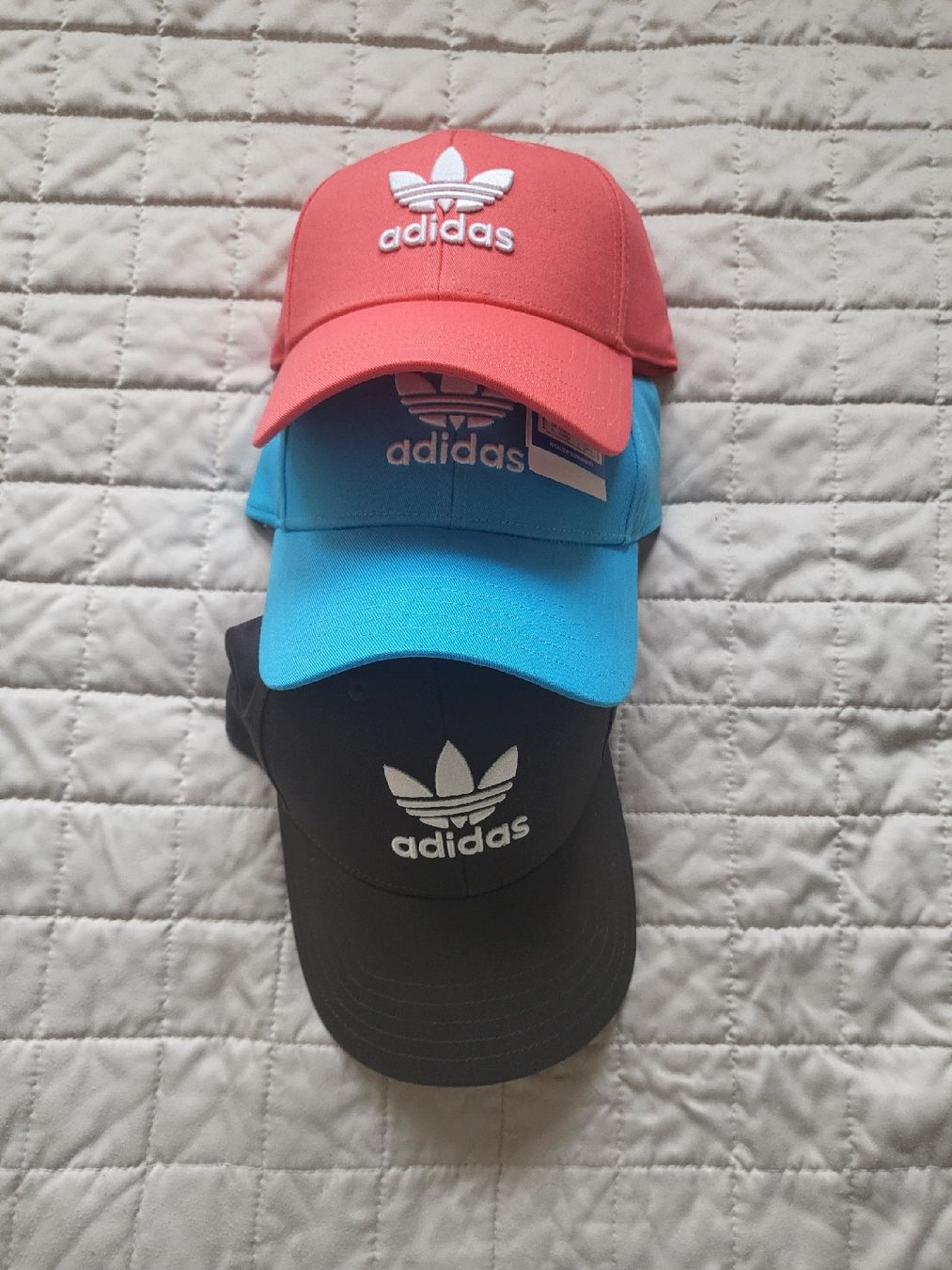 Adidas Chapeaux, bonnets & casquettes: Adidas summer cap bundle - new – Neuf (Voir description) à Sarmenstorf par zuz_q5kq 1