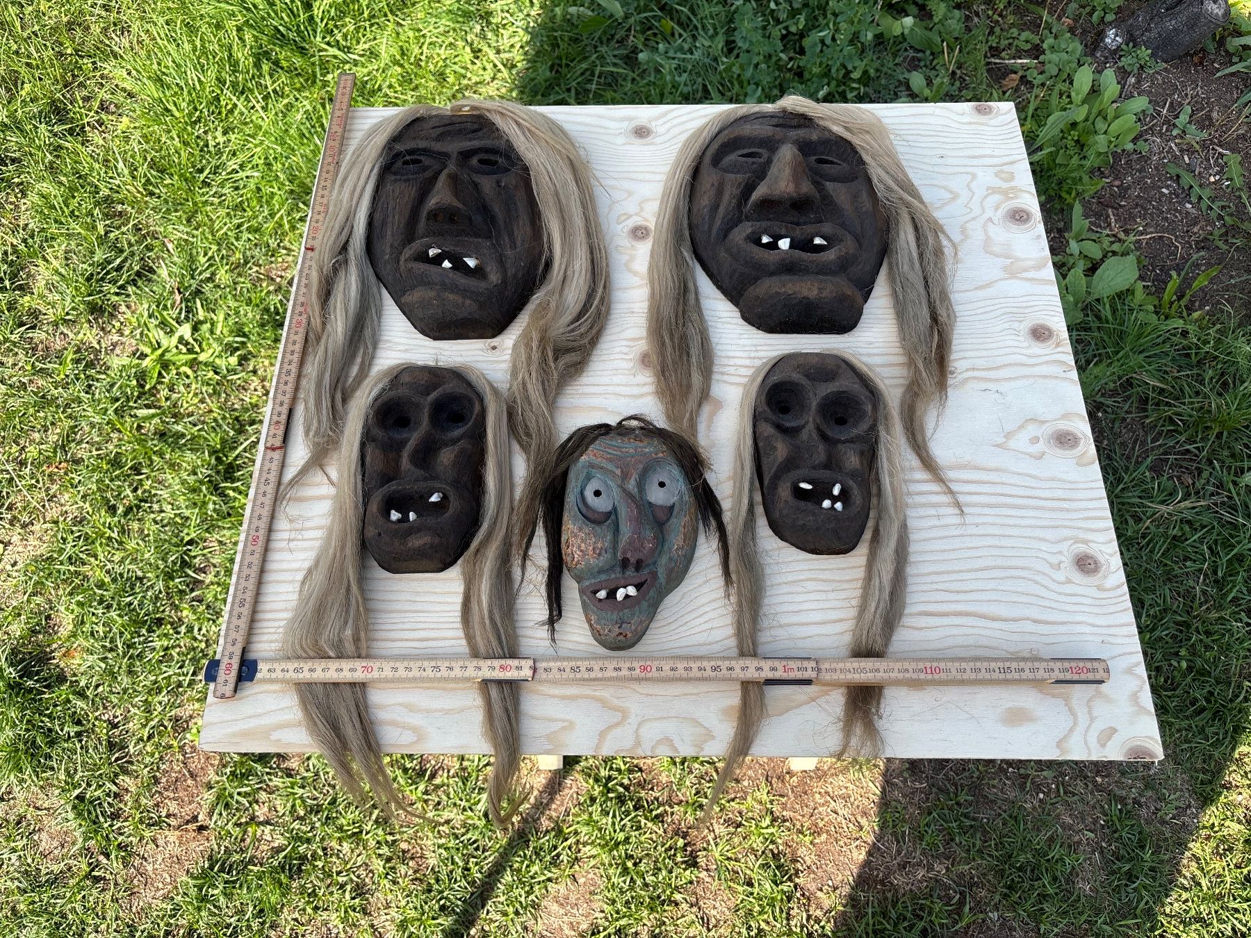 Altro in Antiquarato & Arte: 5 schöne alte Walliser Holzmasken – Usato da Feldbach venduto da Olive1 9