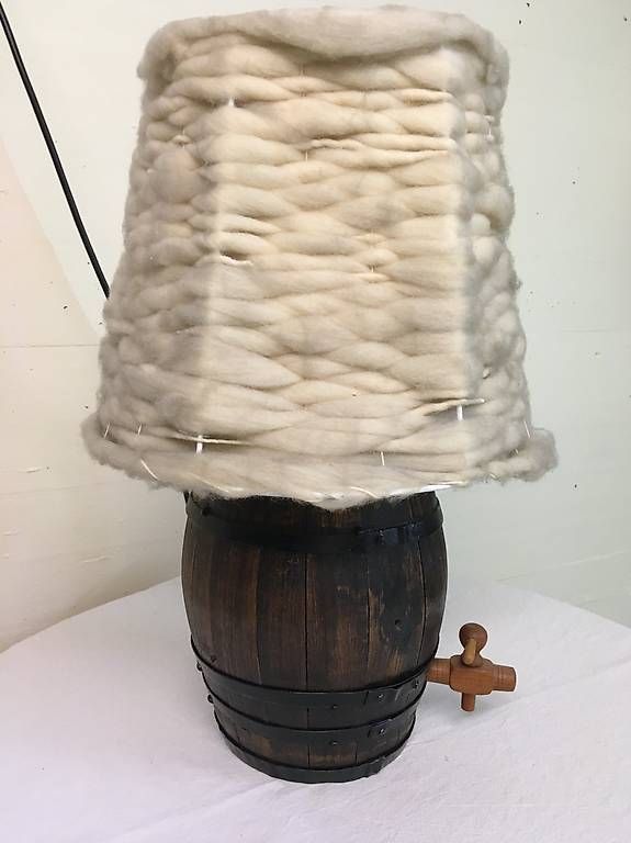 Lampen: Originelle Lampe mit Fass als Unterbau – Gebraucht aus Kreuzlingen von Speedy_59 2