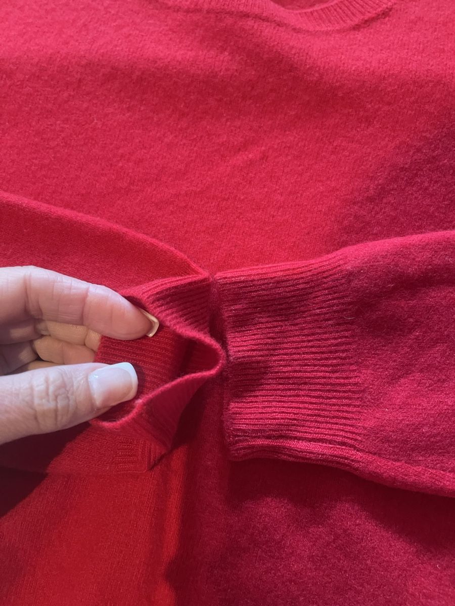 Pulls & Sweat-shirts: Pullover, roter Wollpullover, – D'occasion à Rüschlikon par Lajniii 1
