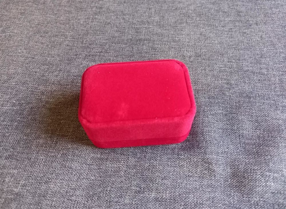 10x Schachteln für zwei Ringe aus rotem Samt (Neu und originalverpackt ...