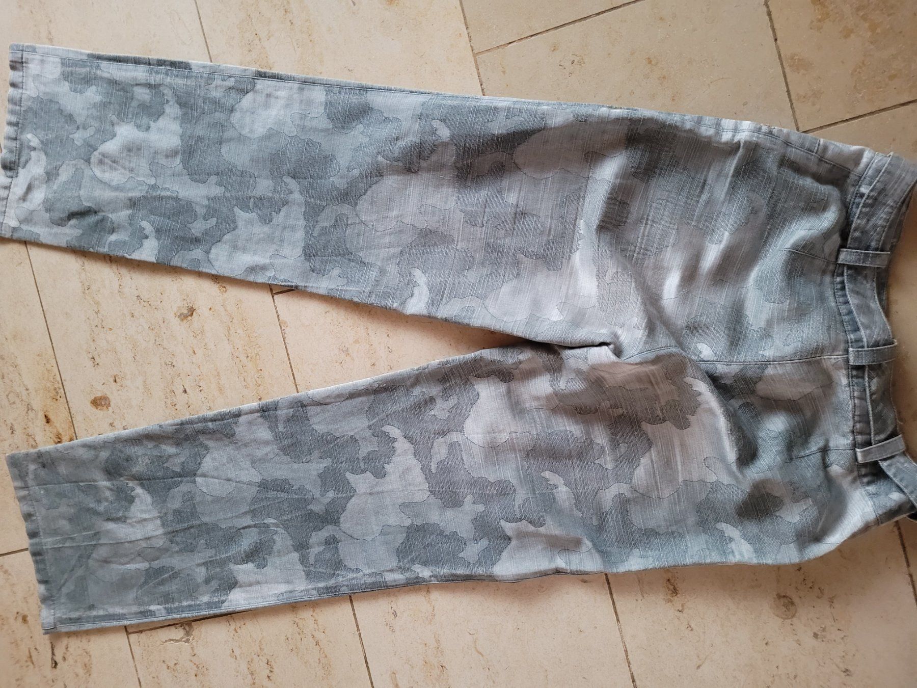 Hosen: Damen Hose Emozioni, grau gemustert – Gebraucht aus Hondrich von Ebro01 1