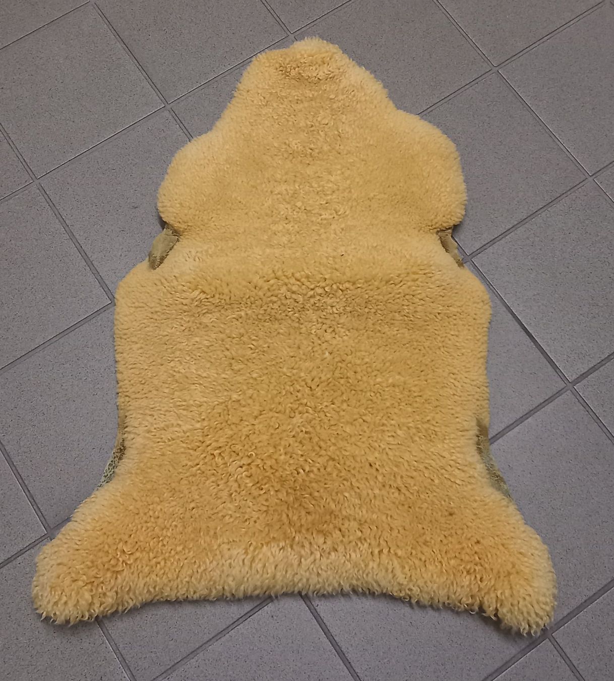 Il mondo degli animali: DICKES, ROBUSTES *FELL* CA. 70 X 55CM/ÄLTER/GEBRAUCHT – Usato da Horgen venduto da Flohmimoni