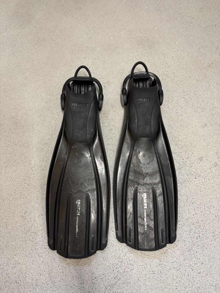 Mares Flossen, Masken & Schnorchel: Mares avantiquattro+, Gr. Regular – Gebraucht aus Schmerikon von Scuba95