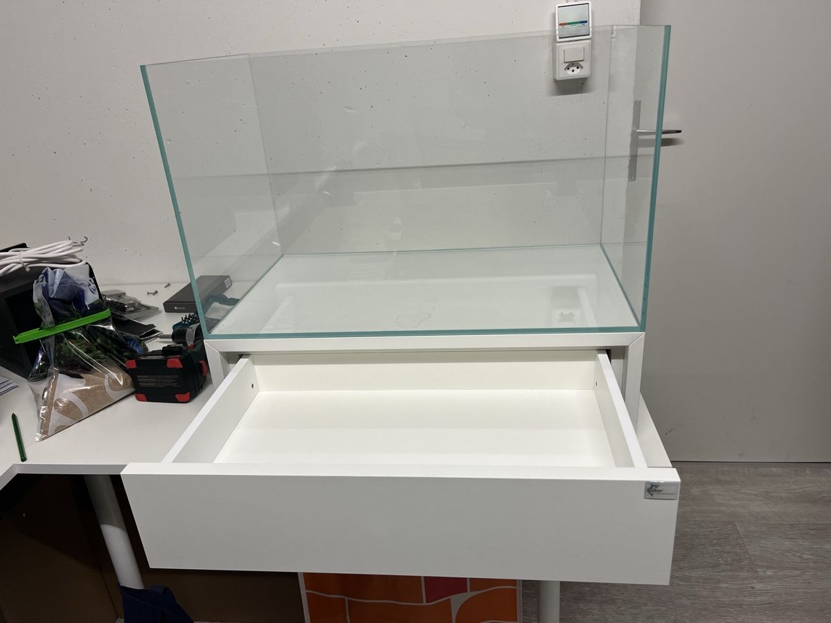 Acquari: Aquarium mit Möbel – Nuovo e nell'imballaggio originale da Volketswil venduto da asc_yp5h 1