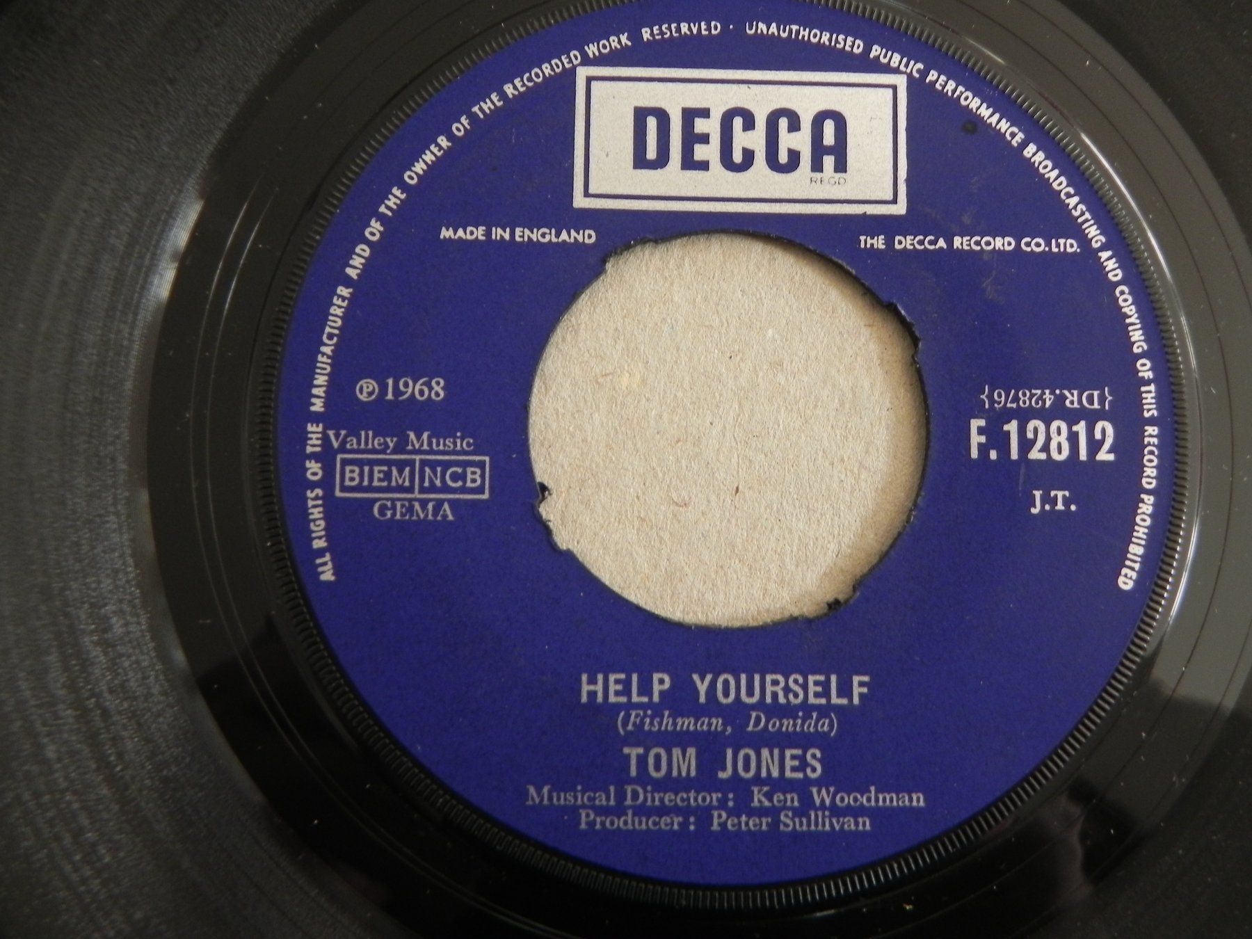Dischi in vinile: Single brit. Sänger Tom Jones mit Welthit 1968 Help yourself – Usato da Siebnen venduto da krimsie 2
