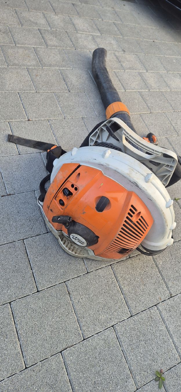 Stihl Aspirateurs & souffleurs à feuilles: Stihl BR700 – D'occasion à Grenchen par Hzpro