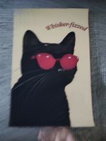 affiche sur toile chat noir avec lunettes rouges