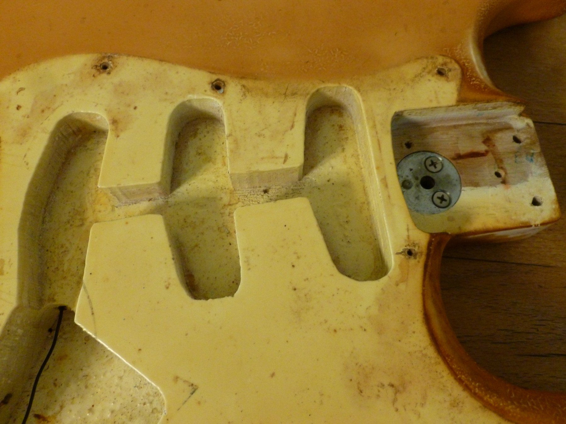 Fender Strumenti musicali: 1974 FENDER STRATOCASTER BODY OLYMPIC WHITE – Usato da Bremgarten b. Bern venduto da clash93 1