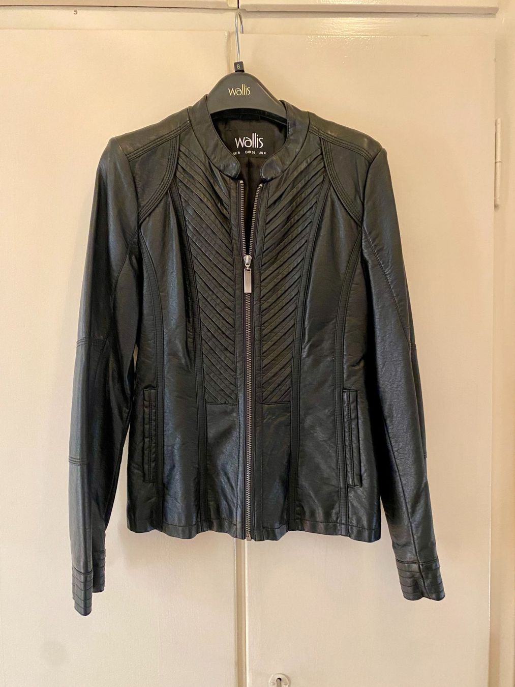 Giacche: Schöne neue Jacke von Wallis – Nuovo (secondo la descrizione) da Zuerich venduto da TomL01 1