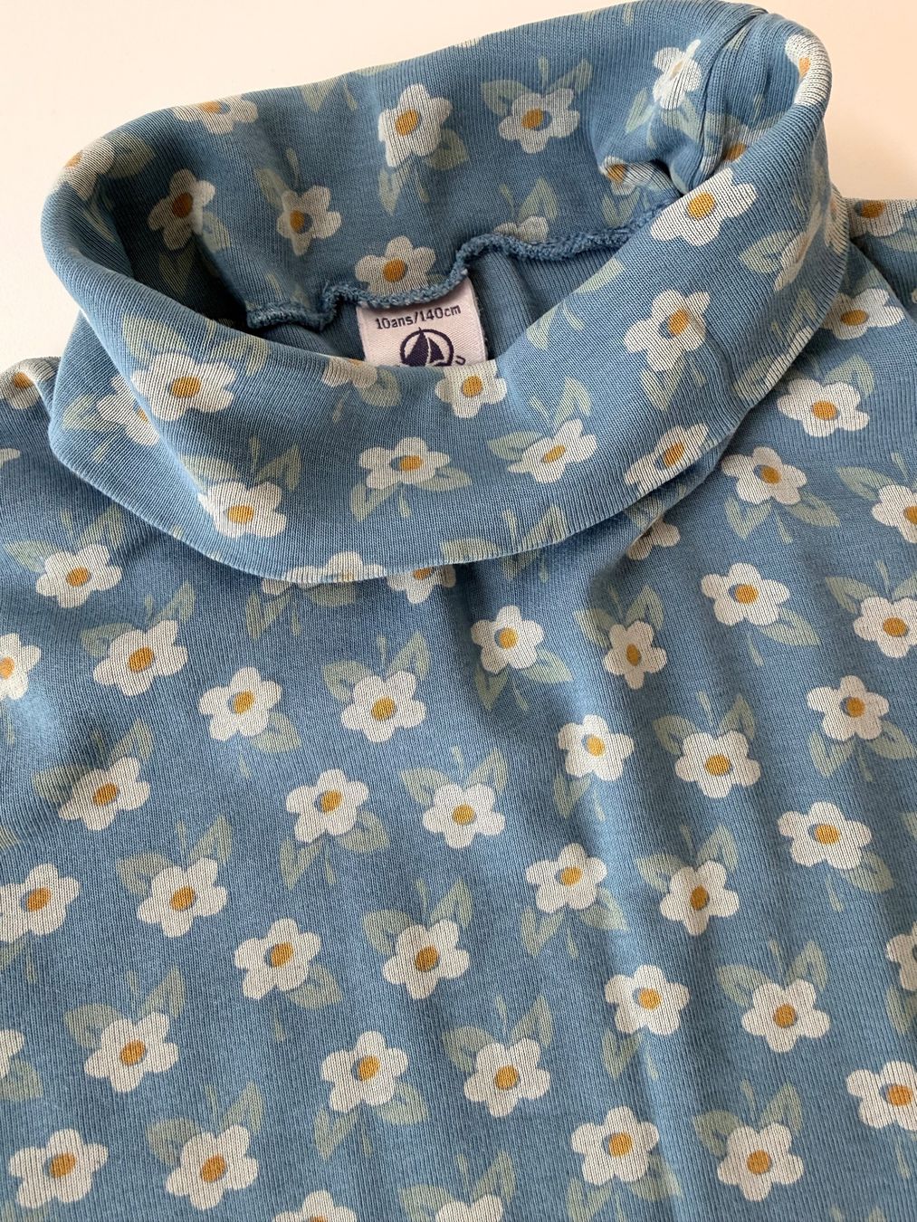 Petit Bateau Camicette, T-shirt & Top: PETIT BATEAU Langarmbluse 10J/140 – Usato da Zürich venduto da asocaciu 1