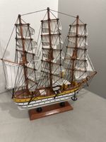 Segelschiff „FREGATE XIX“ – Dekoratives Holzmodell