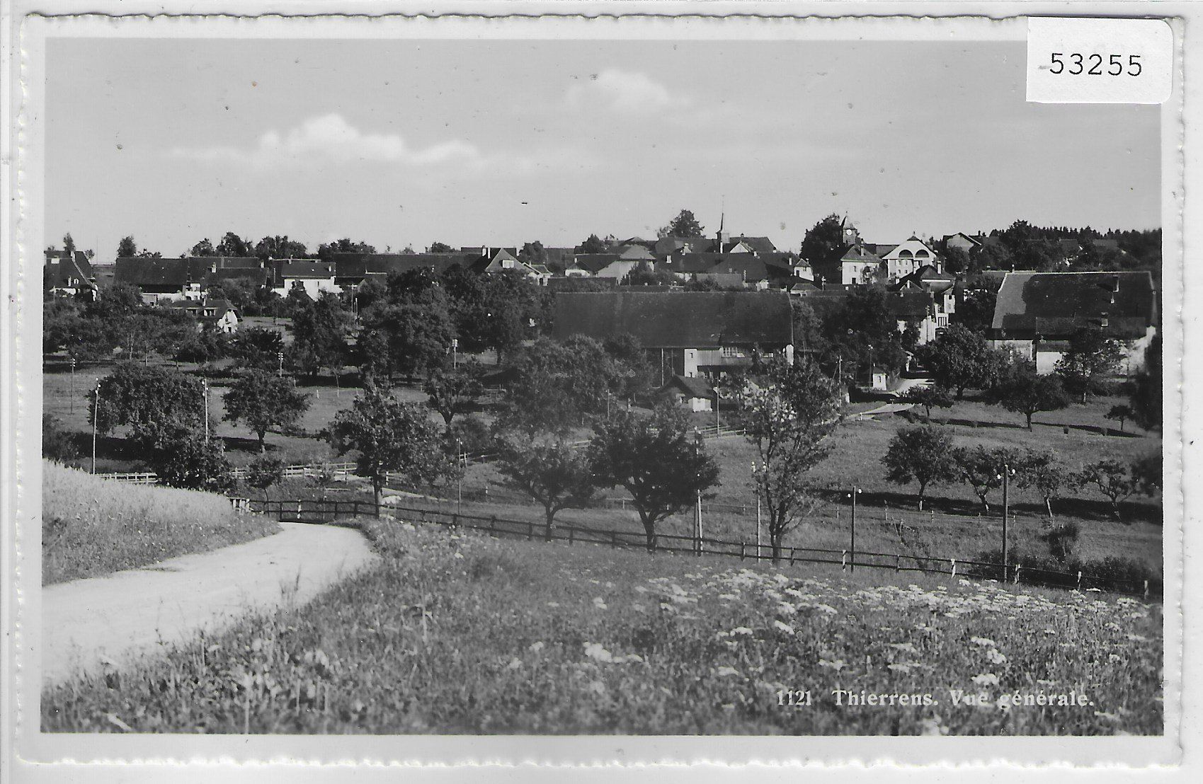 Cartoline postali: Thierrens - Vue generale – Usato da Ettingen venduto da Kartenplanet