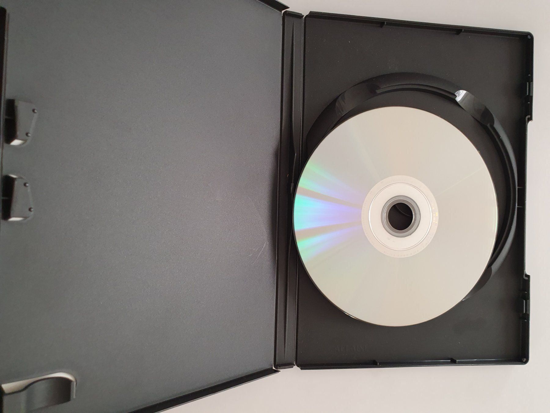 Tutti i DVDs: Blood Diamond (Leonardo Di Caprio) – Usato da Oberdorf BL venduto da BaldenEagle 2
