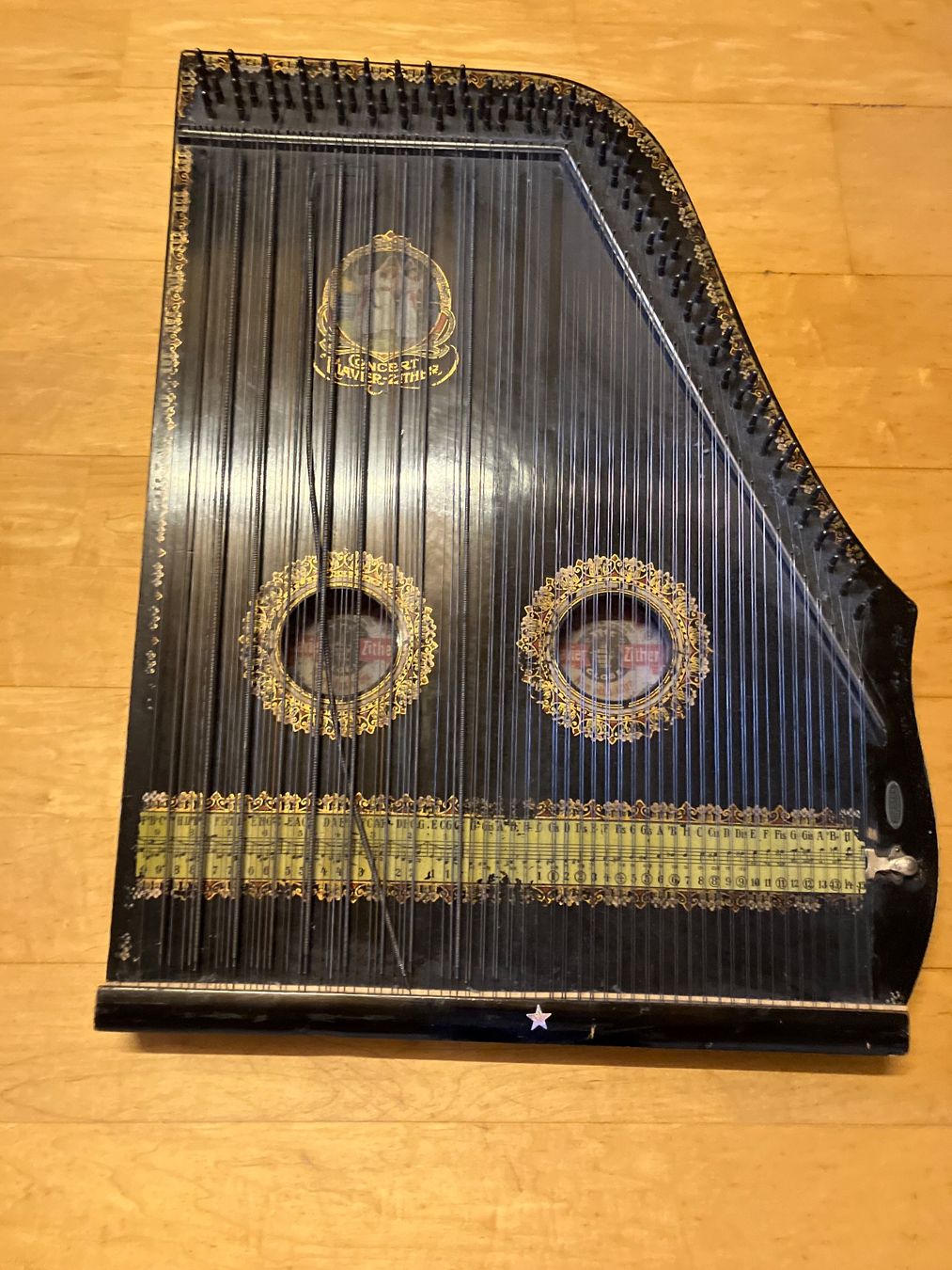 Strumenti musicali: Zither, Antik, Defekt – Usato da Madiswil venduto da Christanne
