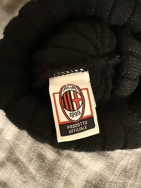 Copricapi, berretti & cappellini: AC Milan Mütze  – Usato da Wädenswil venduto da dom_pz5d 1