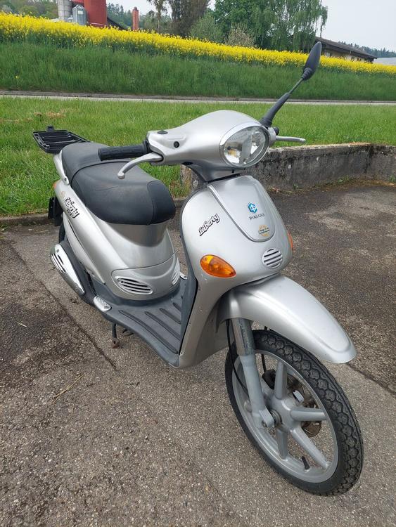 Piaggio Liberty 125 Roller Grossrad