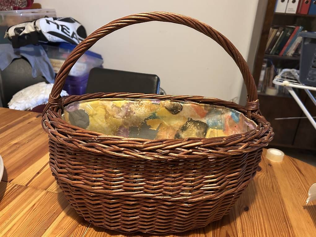 Autres articles pour la maison: Panier 43 x 30  – D'occasion à La Neuveville par biz_mn8c