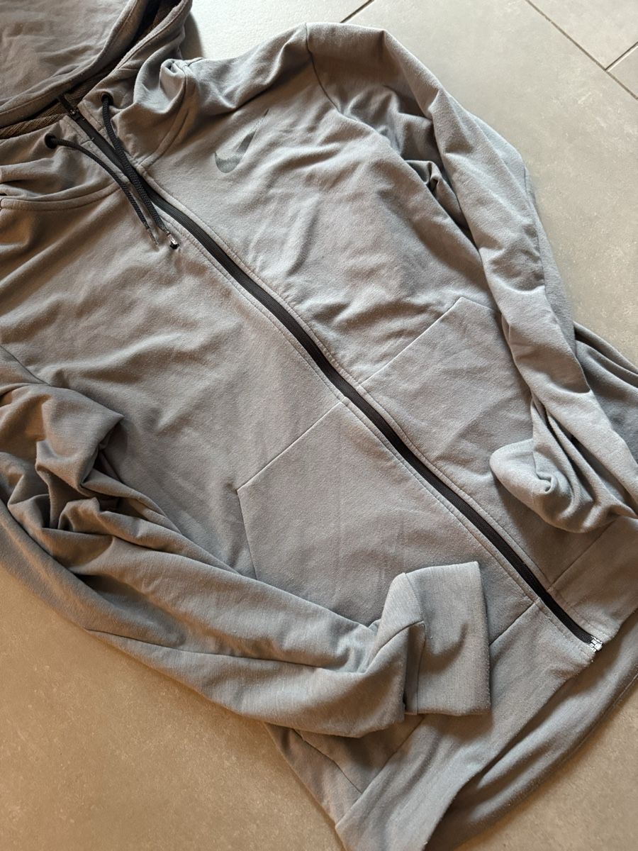 Nike Giacche: Veste zippée Nike Dri-FIT – Usato da Saxon venduto da Diboyzz 1