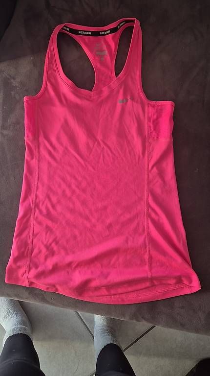 Lotti di vestiti: Nike Oberteile  – Usato da Heimberg venduto da son_npj8 2