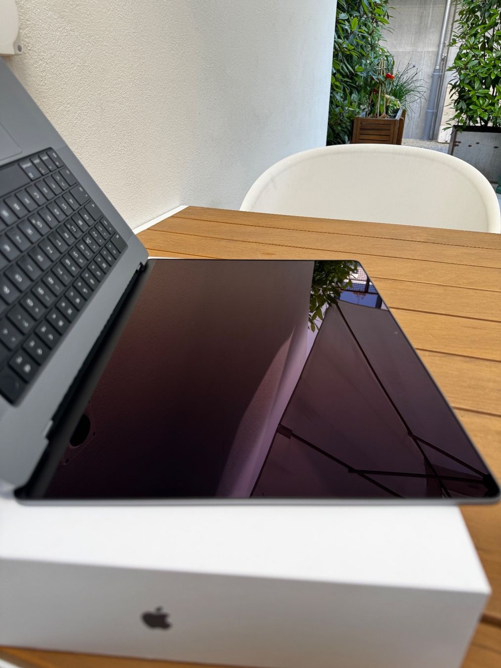 Apple Notebooks: MacBook Pro 16" M1 Pro – Gebraucht aus Salmsach von  8