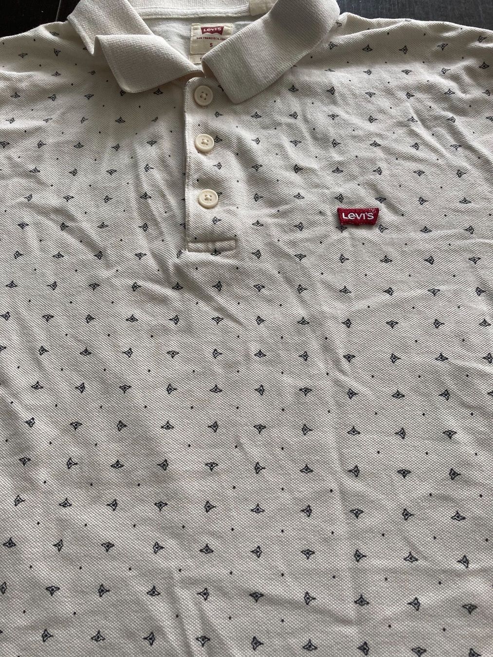 Levi's Chemises, T-shirts & Polos: Polo LEVIS taille 176cm /S – D'occasion à Domdidier par qatar1973 2