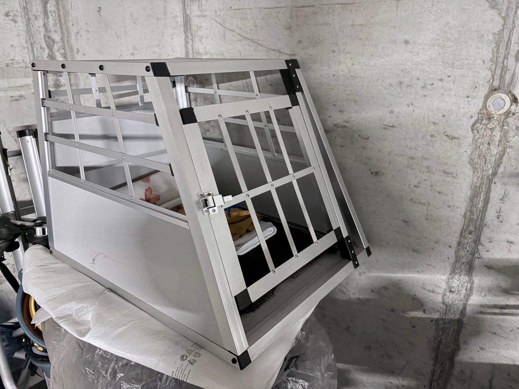 Cucce & Letti: Hundbox / Autobox – Usato da Zürich venduto da borbos 6