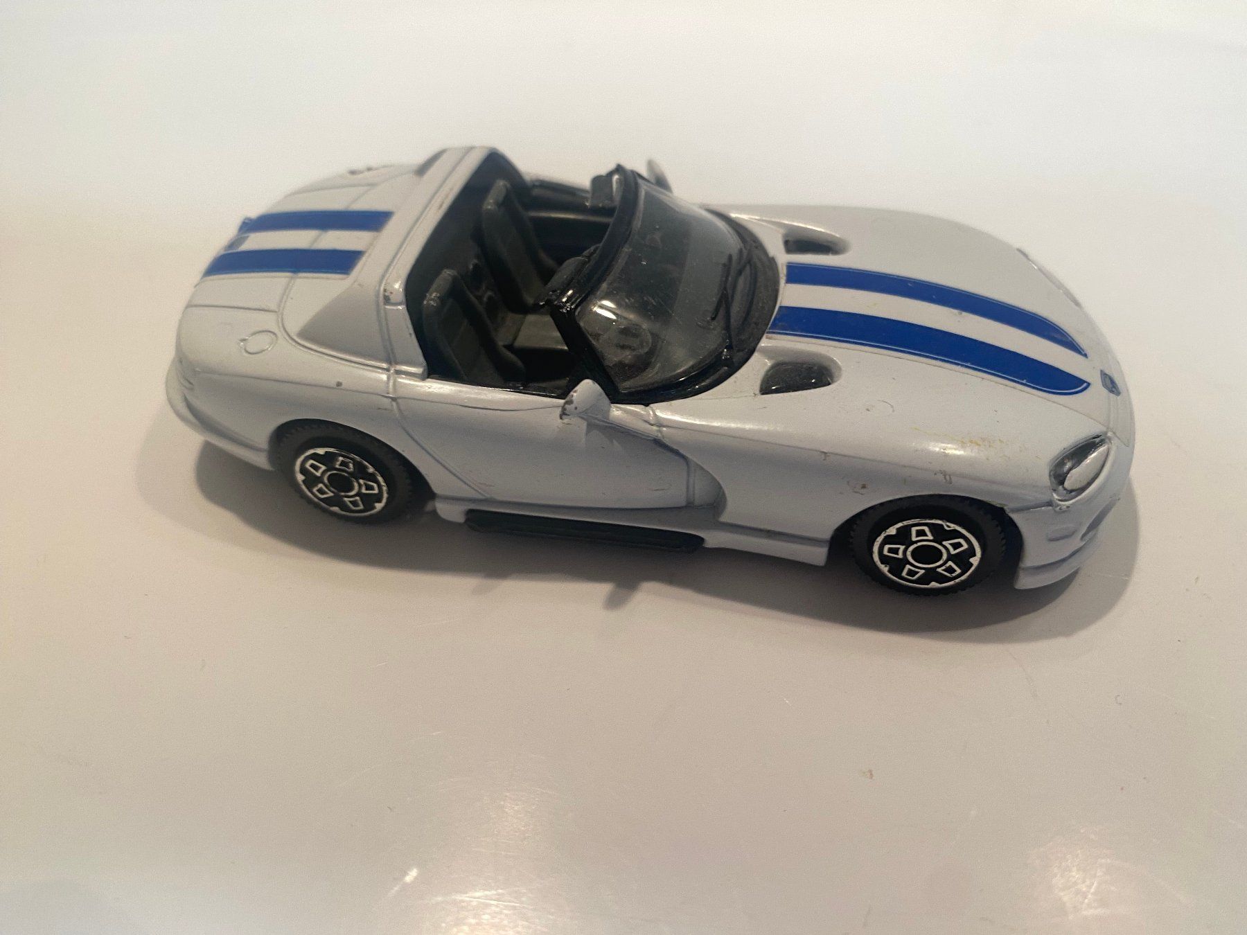 Dodge Modellautos: Dodge Viper RT-10 Bburago 1-43 373 – Gebraucht aus Kerzers von tisyayasuBE