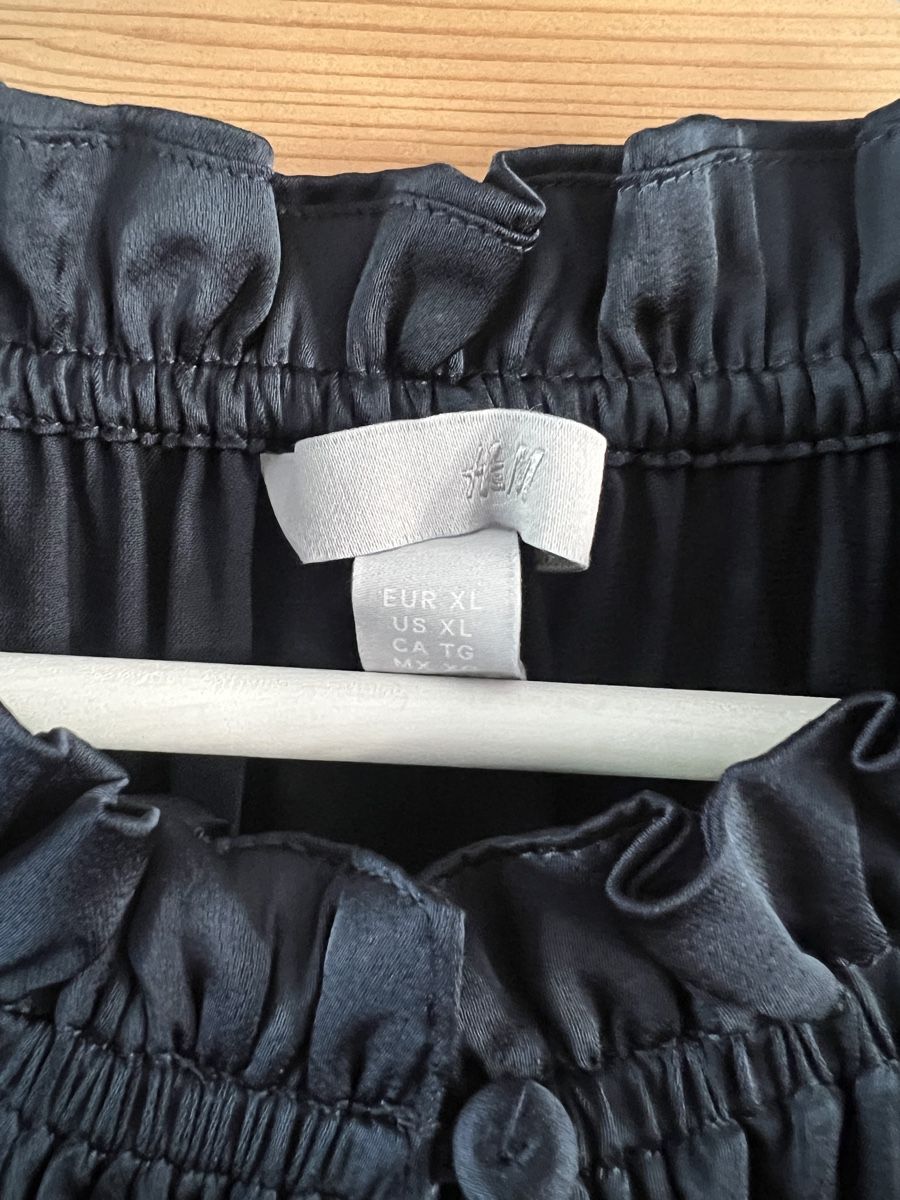 H&M Kleider: Kleid von H&M, dunkelblau – Gebraucht aus Kreuzlingen von Tagetes2 1