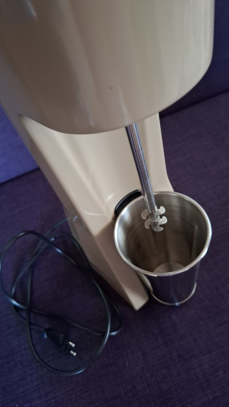 Elettrodomestici da cucina: Milchshake Maker Profiform AG; Beige mit Metallbecher  – Usato da Winterthur venduto da DanielaB07 1
