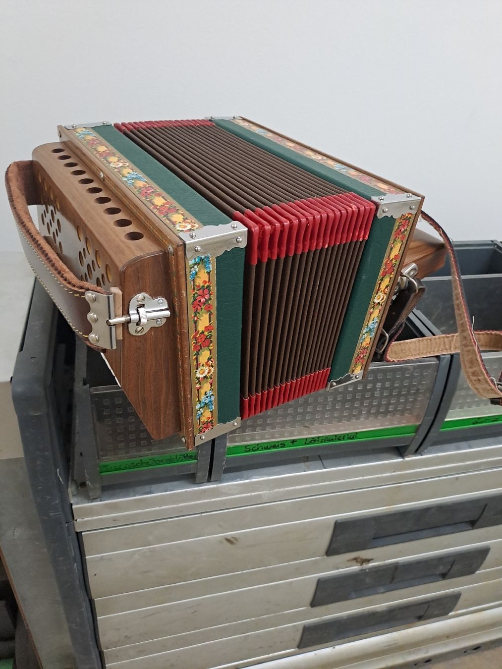 Strumenti musicali: schwyzerorgeli ton B – Usato da Villeneuve venduto da BibiVintage 9