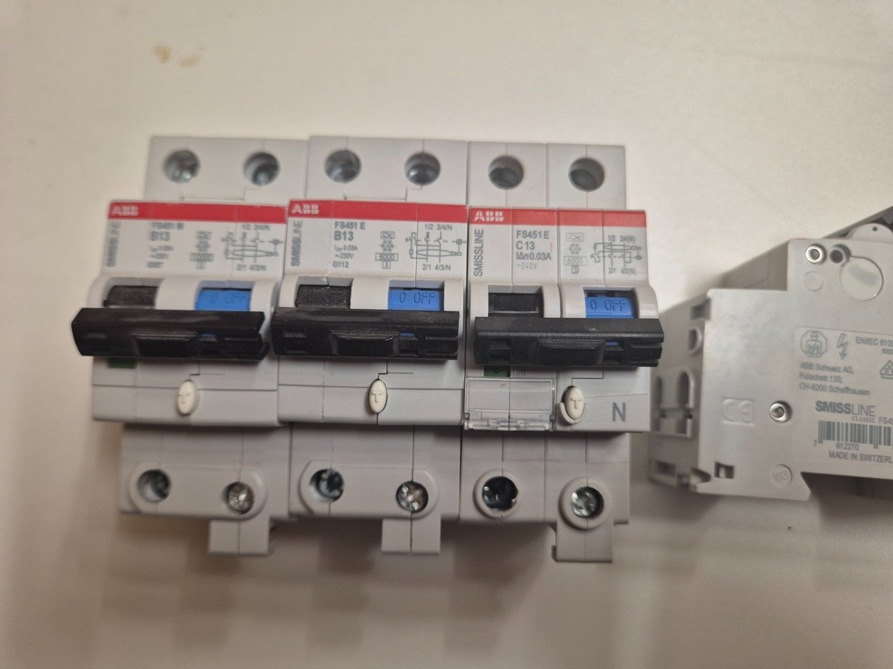 ABB Alimentazione elettrica: 5 Stk ABB Fehlstromschutzschalter 13A – Usato da Oberhasli venduto da meggy1984 3