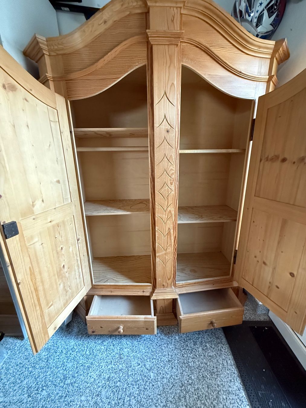 Armoires: Holz schrank – D'occasion à Altenrhein par Sandro_braendle 1