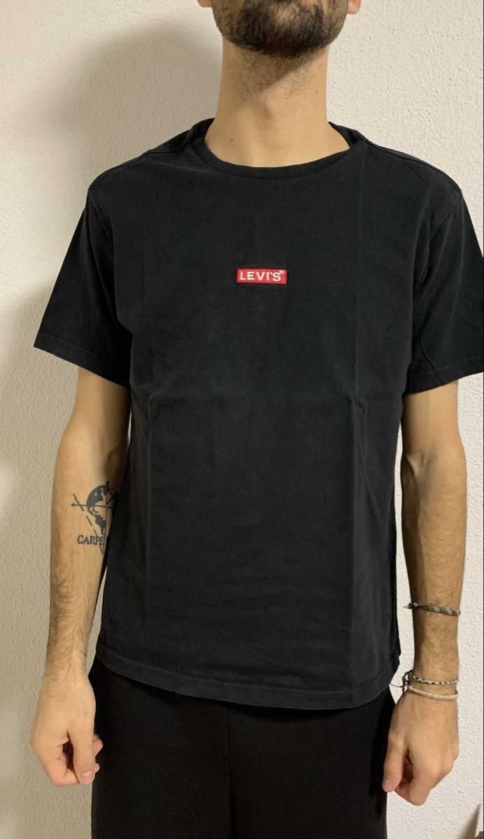 Levi's T-shirt: Schwarzes Levi's T-Shirt, Grösse S – Nuovo (secondo la descrizione) da Oensingen venduto da LorisMi 2