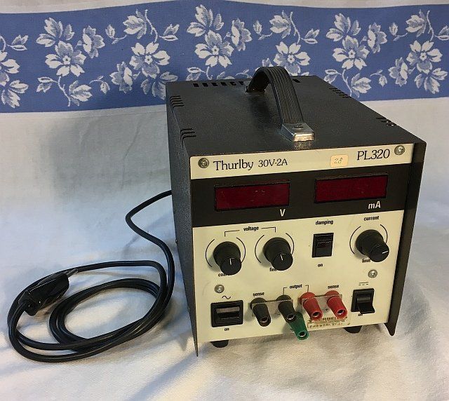 Elettrotecnica: Labornetzgerät Thurlby 30V-2A PL 320 – Usato da Winterthur venduto da Blueedition 1