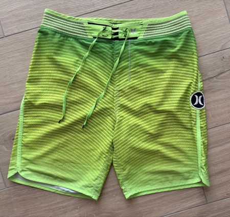 Badehose Hurley „phantom“, Grösse M,  gelb-grün gestreift