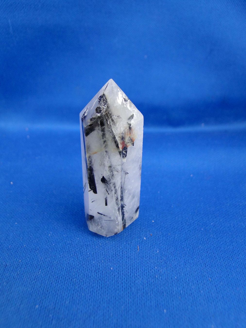 Minerali & Pietre curative: Bergkristall-Spitze mit Turmalin – Usato da Schinznach Bad venduto da Demerald 3