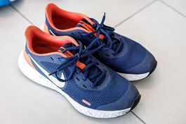 Kinder-/Jugend-Sneaker Gr. 39  Nike