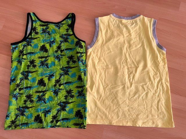 Camicie, T-shirt & Polo: ärmelloses Hemden Paket Gr.146 – Usato da Wabern venduto da adamovski 1