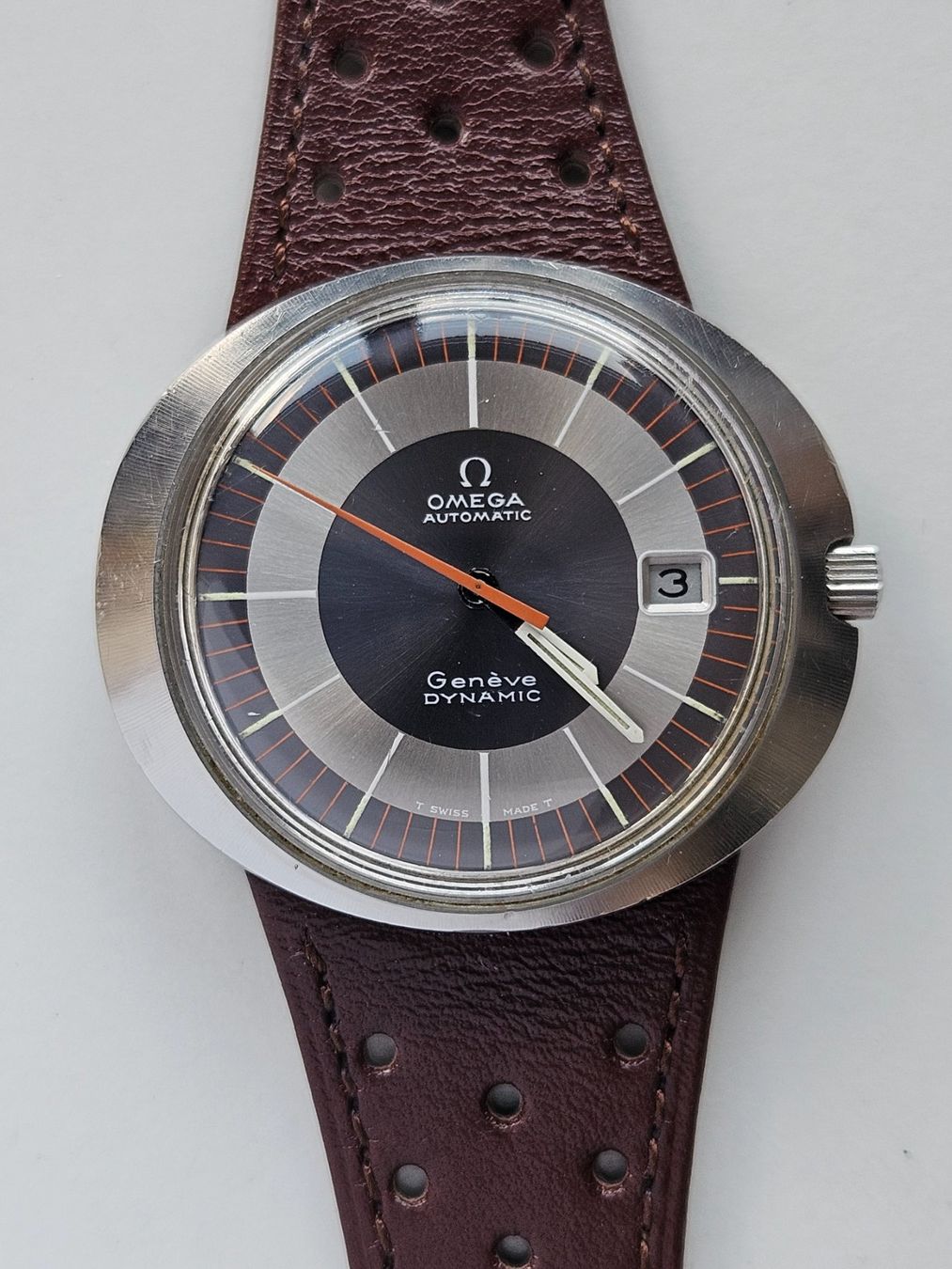 Omega Orologi: 664 Omega Dynamic Geneve Automatic Date Bull Eye – Usato da Berikon venduto da mmm21