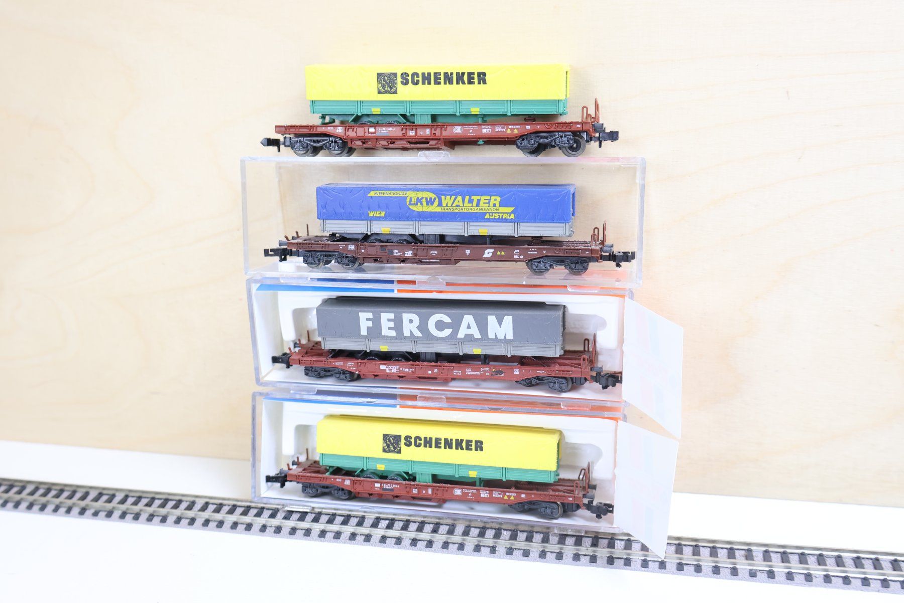 Roco Modelleisenbahnen: ROCO 4 x HUPAC Wagen Set Spur N – Gebraucht aus Winterthur von Monstera 8