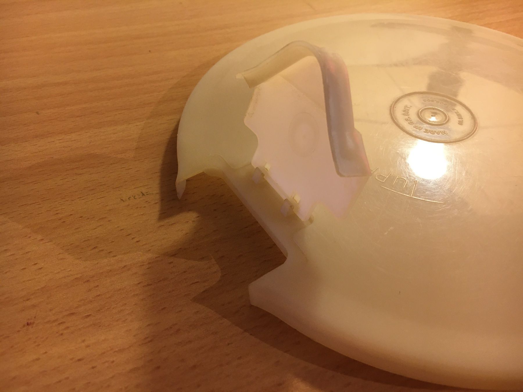 Tupperware Contenitori & Simili: Tupperware - Deckel, weiss, rund 17.5 cm, 696-2 – Usato da Luzern venduto da Jiggy_8898 2