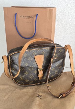 Louis Vuitton Jeune Fille Umhängetasche Monogram Canvas  