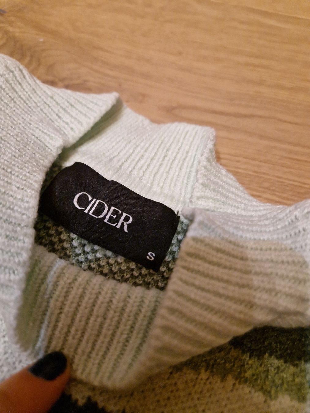 Maglioni & Felpe: Stylischer Cider Pulli Herz Gr. S Vintage Look grün – Usato da Mellingen venduto da BiBi.16 1