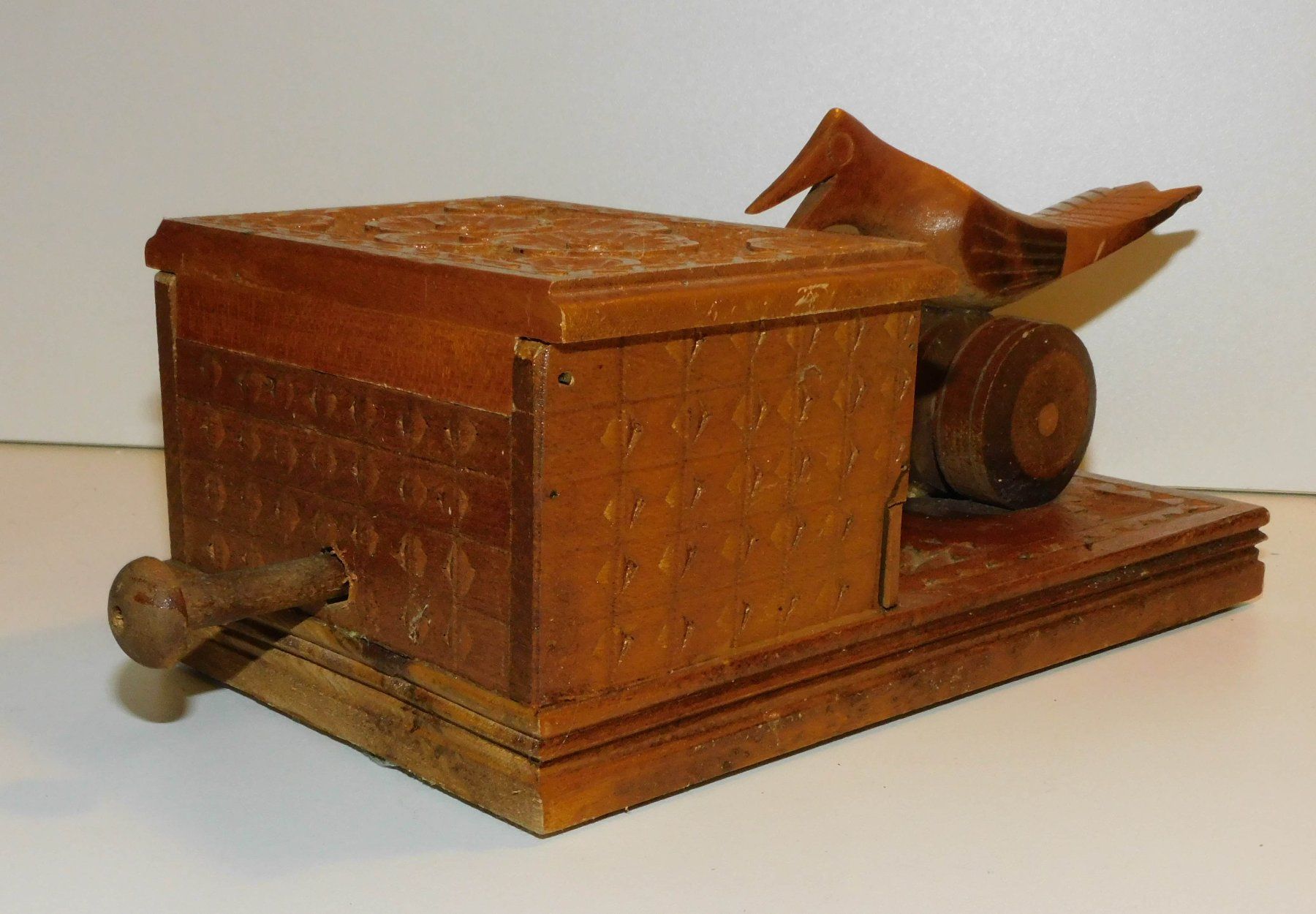 Articoli in legno: Zigarettenspender handgeschnitzt   Design – Usato da Sursee venduto da 76 3