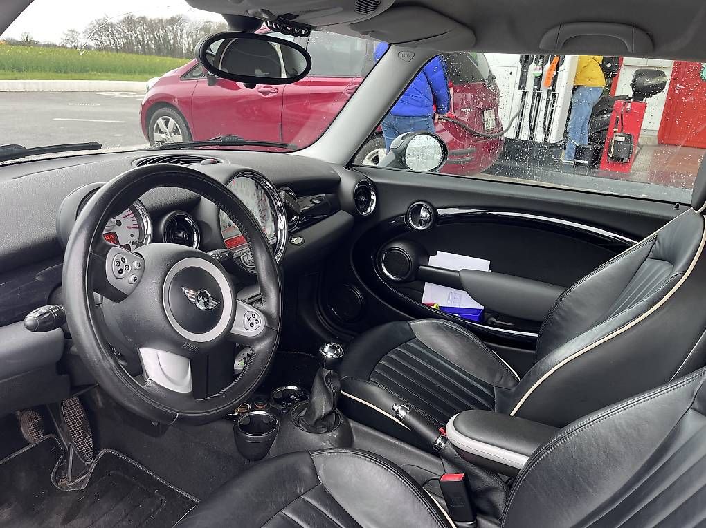 Mini Autos: Mini Clubman Cooper – Gebraucht aus Chêne-Bourg von bC6687 1