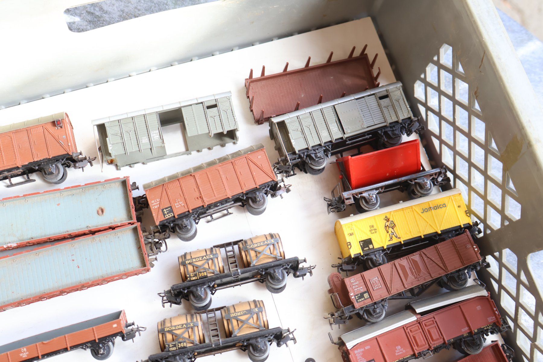 Märklin Modellini di ferrovie: Märklin 32 x Güterwagen Set H0 – Usato da Winterthur venduto da Monstera 6