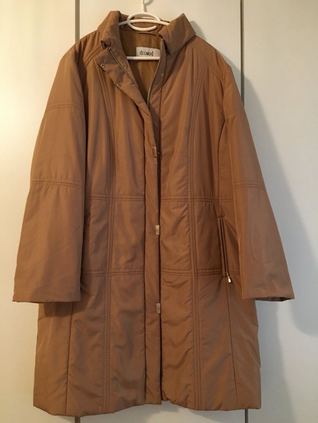 Cappotti: Edler Steppmantel Farbe Camel – Usato da Bern venduto da Smile-2707