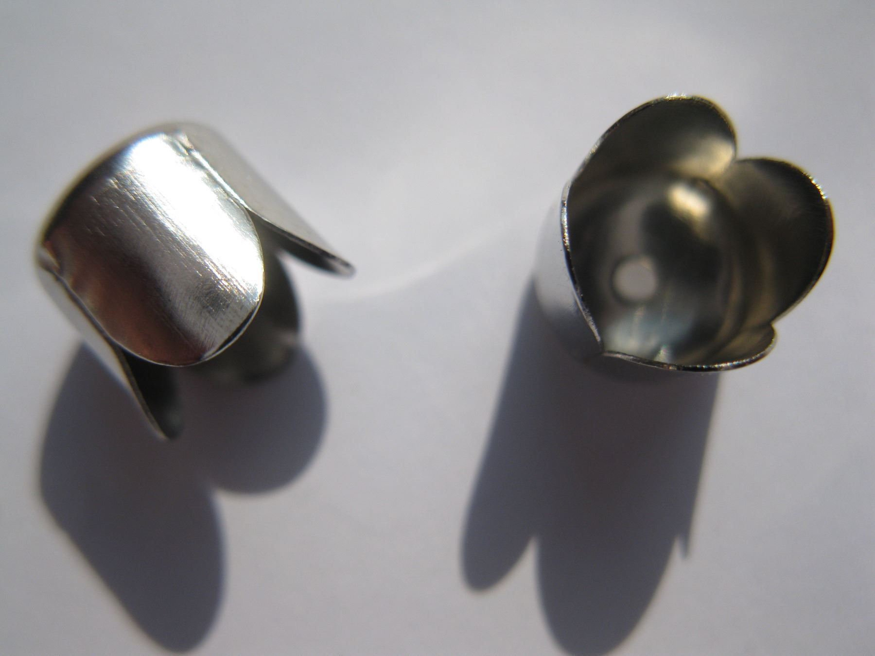 Perle (finte): 10 Endkappen, Cord Ends, Endstücke 8mm – Nuovo e nell'imballaggio originale da St. Margarethen TG venduto da LuanaKa 1