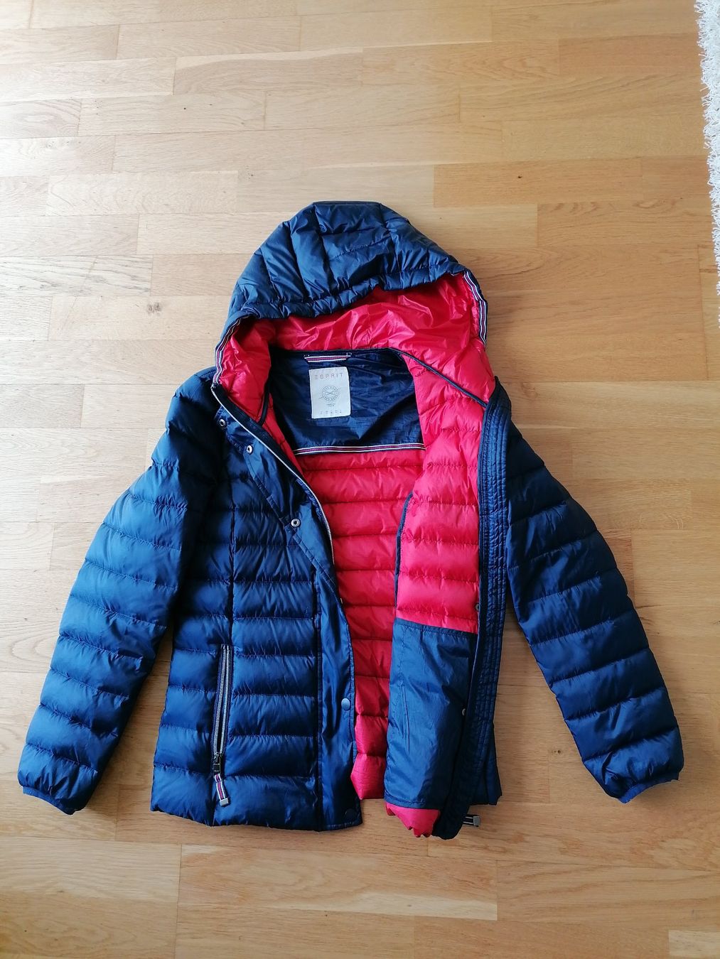 Esprit Giacche: blau/rot ESPRIT daunenjacke gr. 34 – Usato da Uetikon am See venduto da Eijalina 2